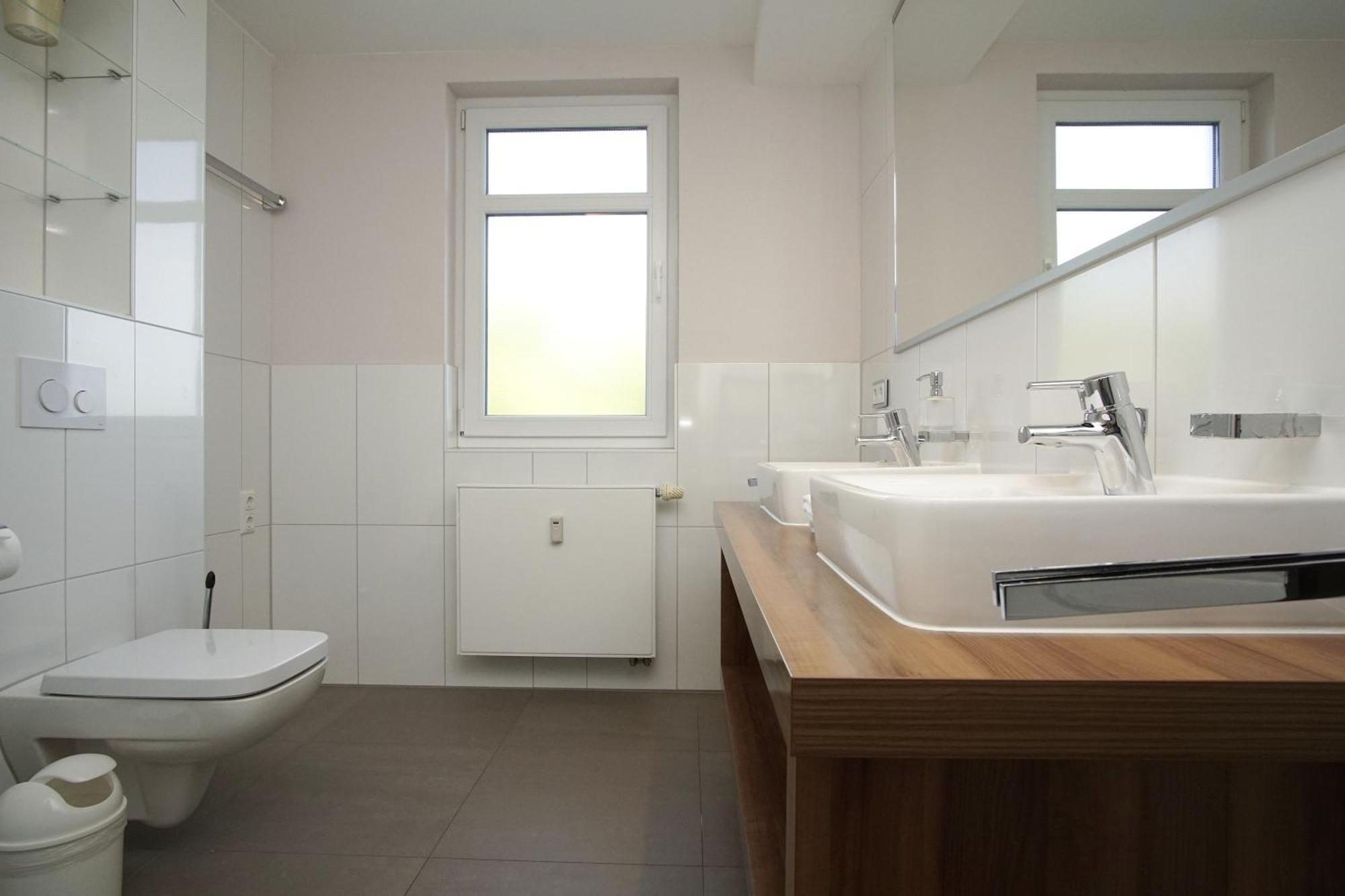 Balkon, Gratis Nutzung Vom Ahoi Erlebnisbad Und Sauna In Sellin - Meeresblick 56 *